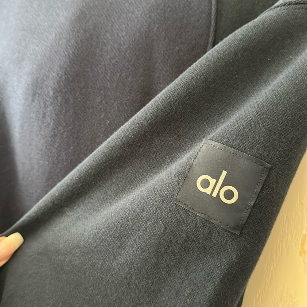 ALO Yoga Make Waves Hoodie Women’s M/Men’s S Navy Tonal - Picture 9 of 11